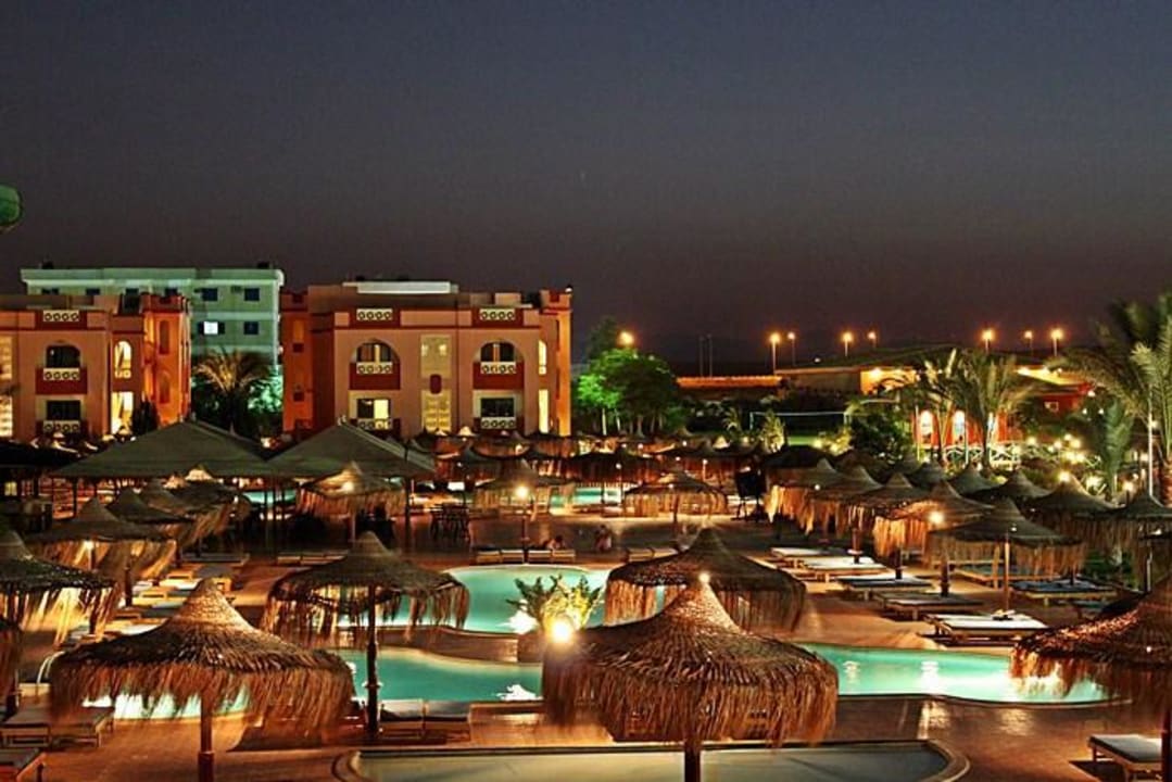 Anlage nachts Pickalbatros Aqua Park Resort - Hurghada