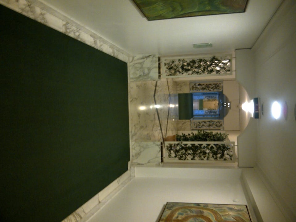 Unterirdischer- Verbindungsgang-Flur Villa Sassa