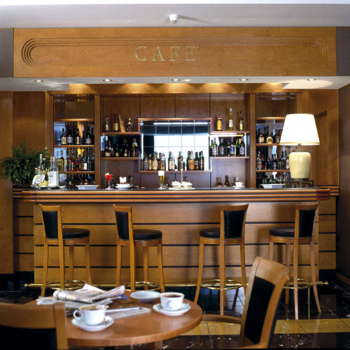 American bar Ramada Naples City Center