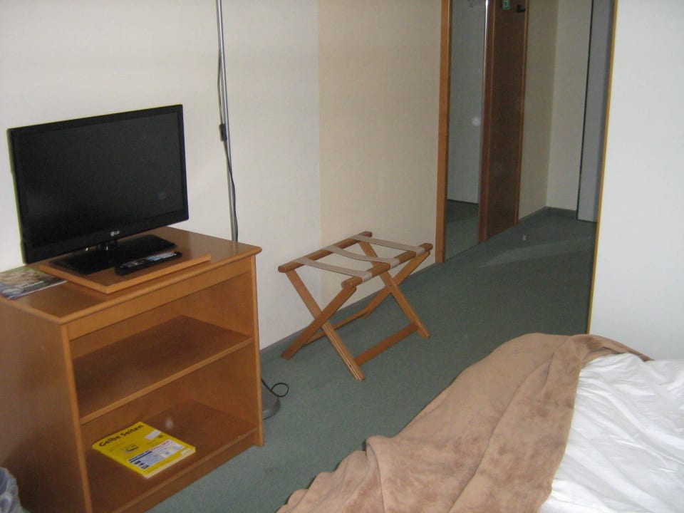 Klein, praktisch (Bett, TV, WC, Dusche) Apart Hotel Gera