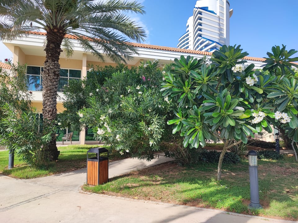 Gartenanlage Fujairah Rotana Resort & Spa