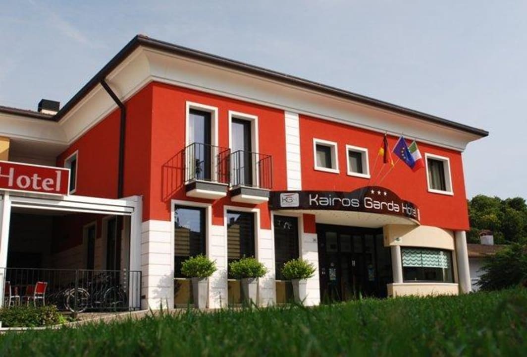 Entrance Kairos Garda Hotel