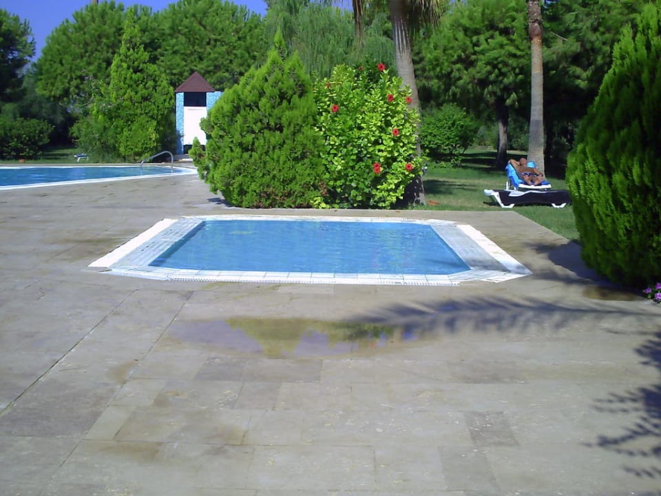 Kinderpool am Ruhepool Club Turtas Beach Hotel
