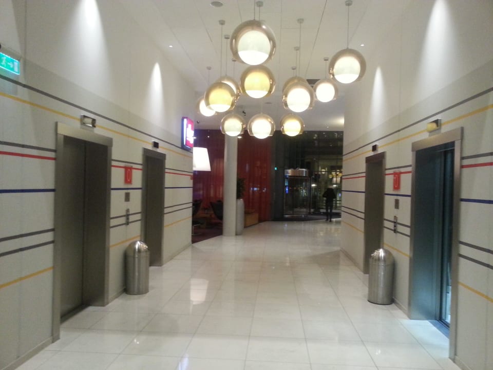 Lobby Radisson Hotel & Conference Centre Oslo Airport