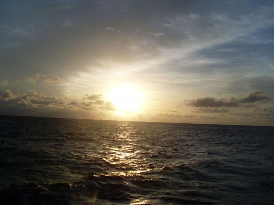 Sunset Punch Cruise Meeru Maldives Resort Island