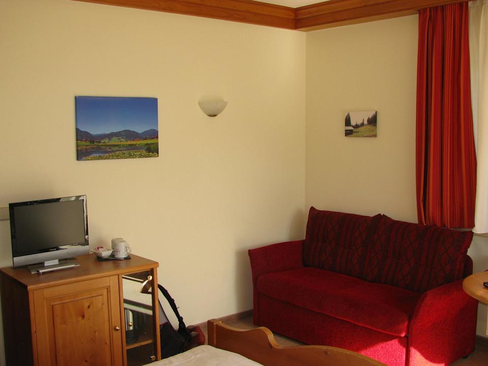 Fernseh-Ecke im DZ mit Minibar Hotel Zum Postillion