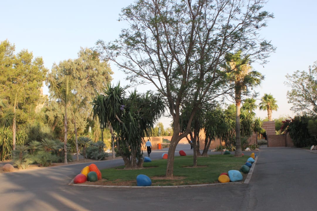 Aussenbereich des Hotels in der Nàhe des Eingangs Hotel Riu Tikida Garden - Adults Only