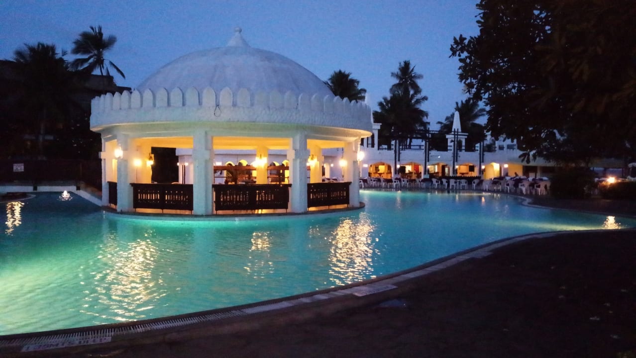 Pool Hotel Southern Palms Beach Resort