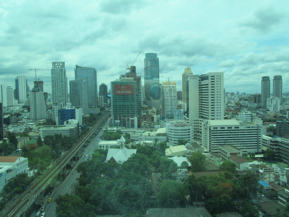 Ausblick von unserem Zimmer im 19. Stock Eastin Grand Hotel Sathorn