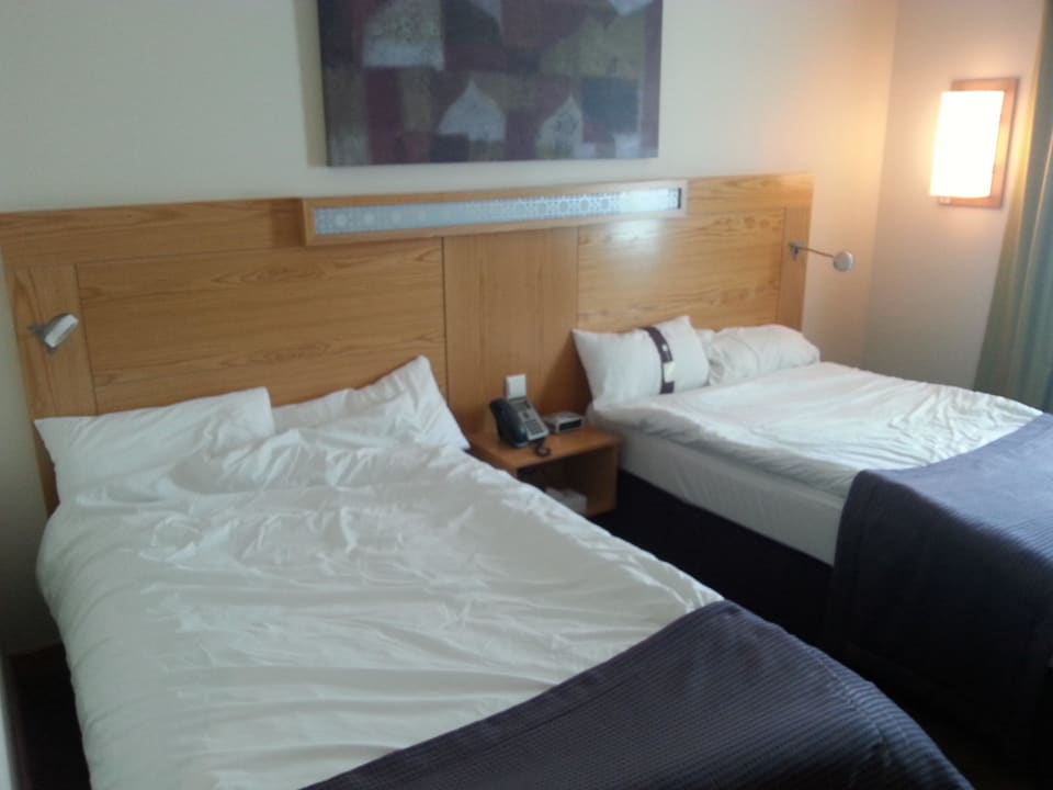 Łóżka Holiday Inn Express Dubai Airport