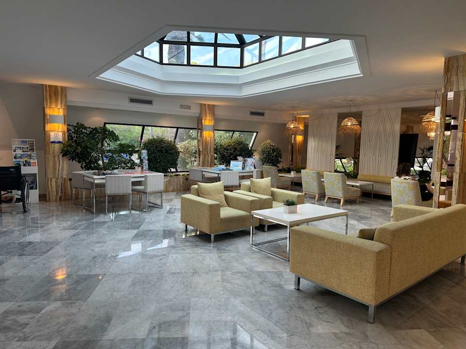 Lobby Hotel Exagon Park