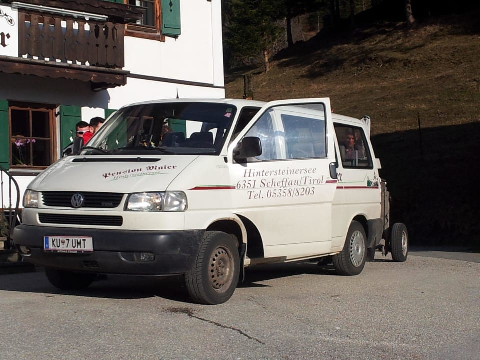 VW Bus der Pension  Pension Maier Schiestlhof