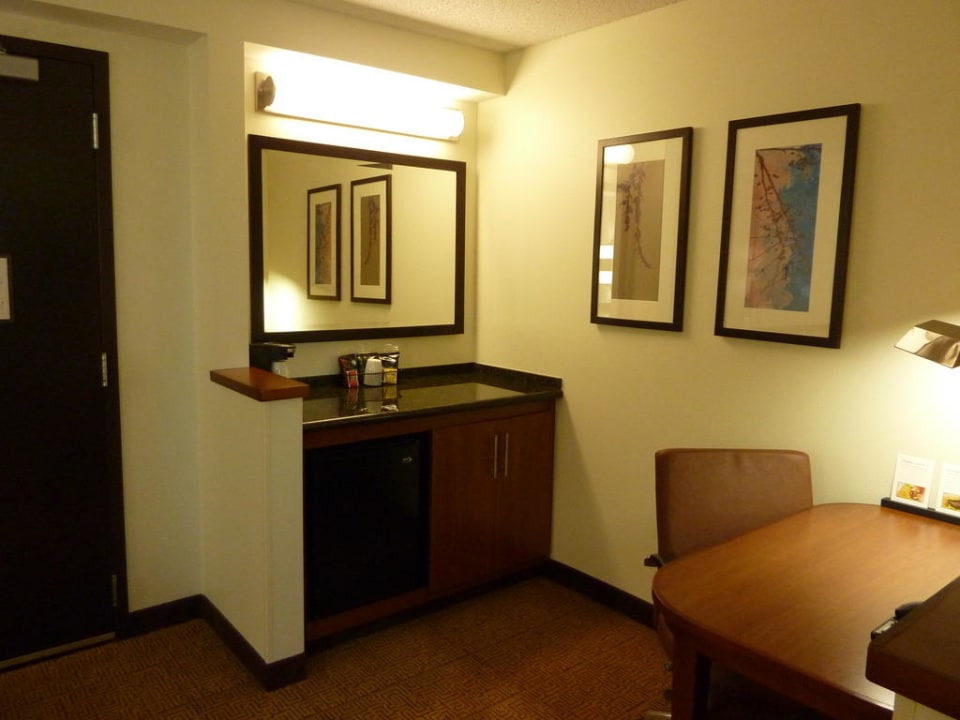 Bar mit Kühlschrank & Schreibtisch Hotel Hyatt Place Fort Myers / at The Forum