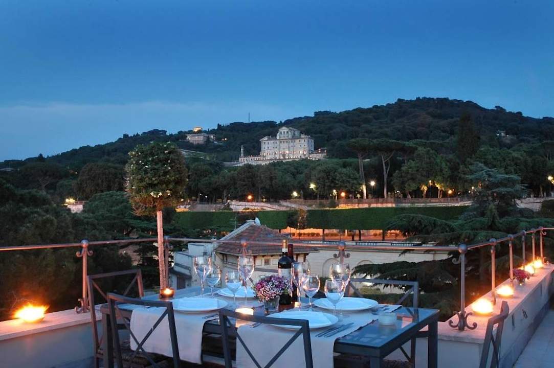 Roof Hotel Flora Frascati