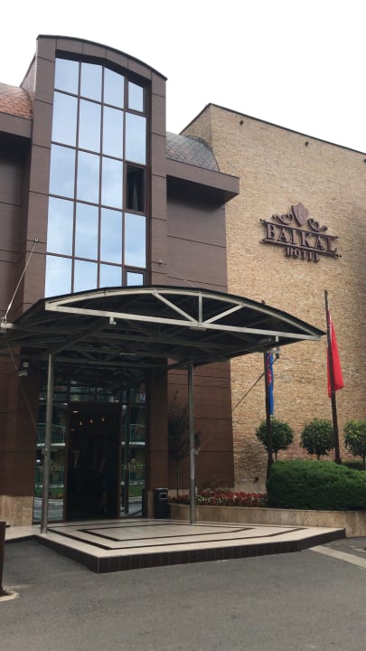 Außenansicht Hotel Baikal