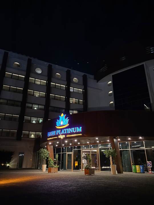 Außenansicht Rubi Platinum Sign