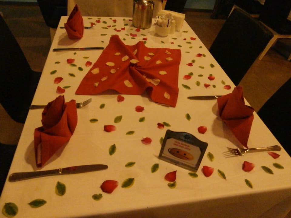 Abschieds-Tisch, toll arrangiert von Tulay! Seamelia Beach Resort