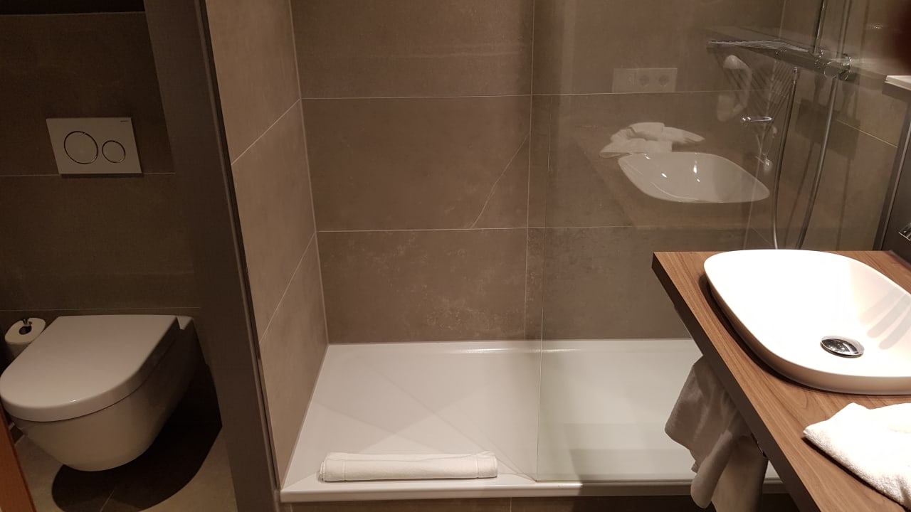 Zimmer H+ Hotel Bremen