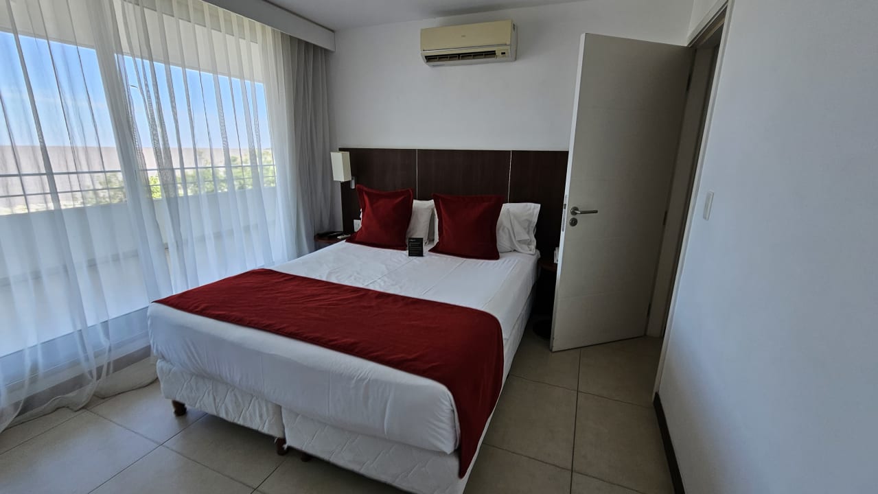 Zimmer Hotel Dazzler Colonia