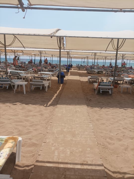 Strand Side Royal Paradise Hotel