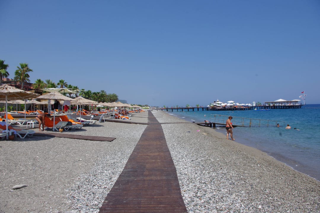 Blick links Emelda Sun Club