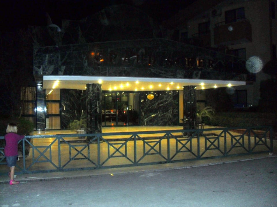 Eingang Grand Seker Hotel