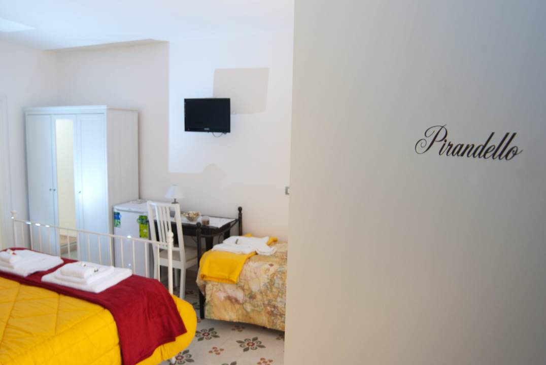 Camera Pirandello Casa Vacanza San Giovanni