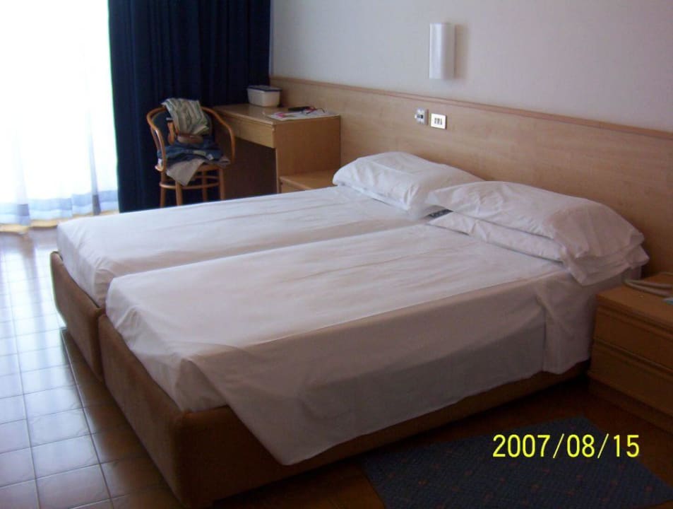 Zimmer mit Aufbettung Aria Life Hotel