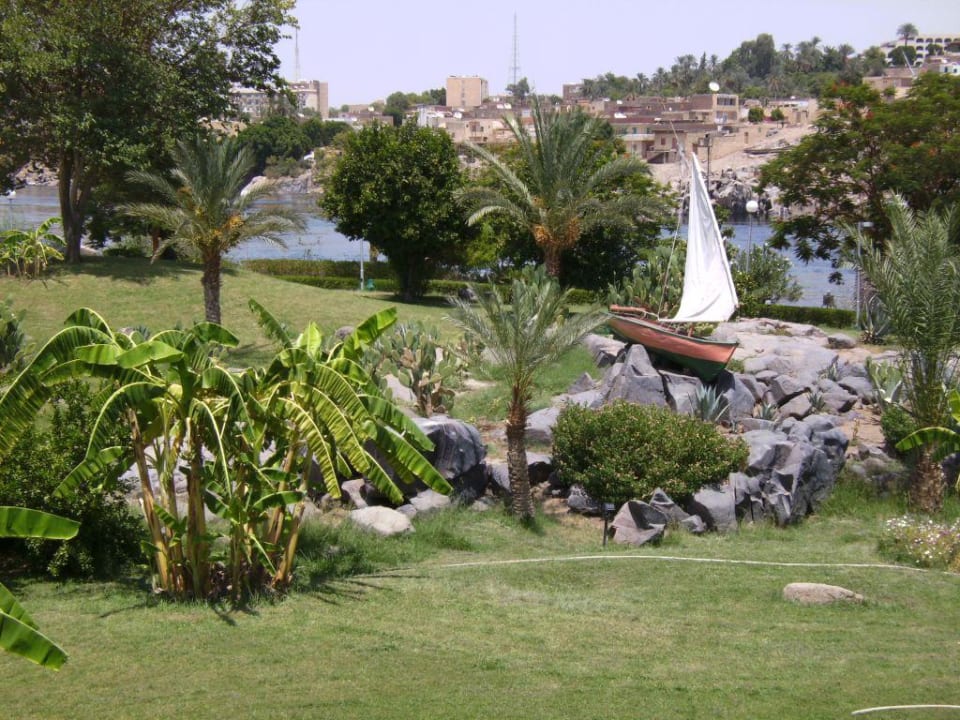 Steingarten Pyramisa Island Hotel Aswan