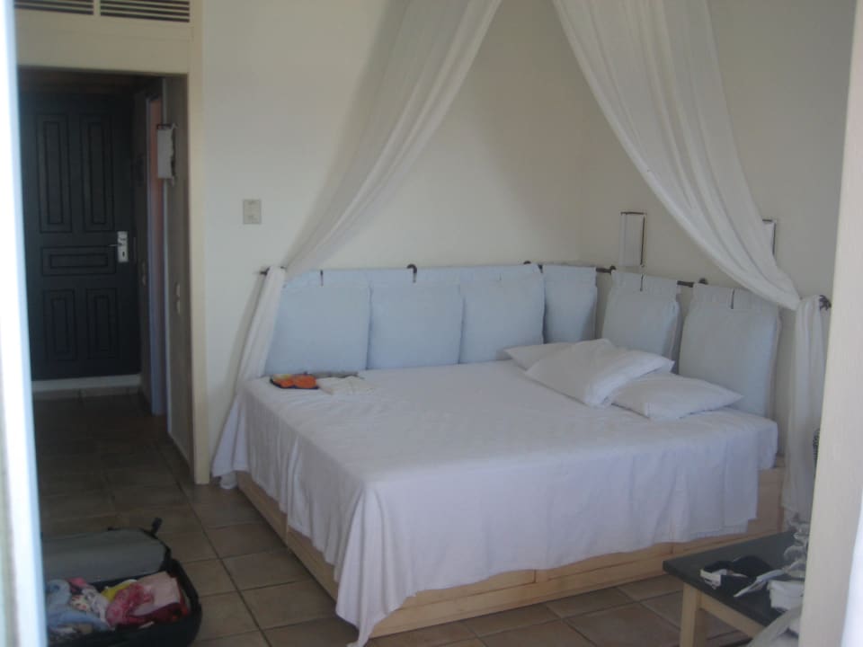 King size Bett "Island Bungalow Deluxe Sea View" Mykonos Blu A Grecotel Resort To Live