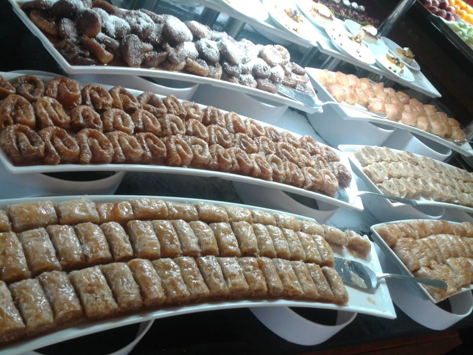 Tatlı baklava Wyndham Garden Lara