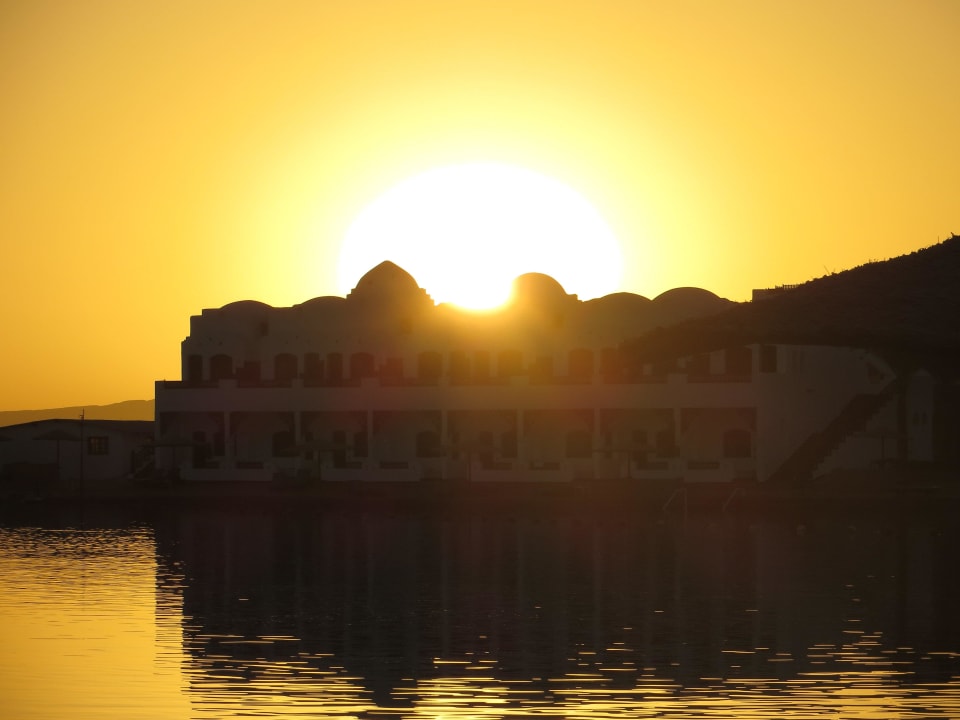 Sonnenaufgang 13.3.13AC Arabia Azur Resort