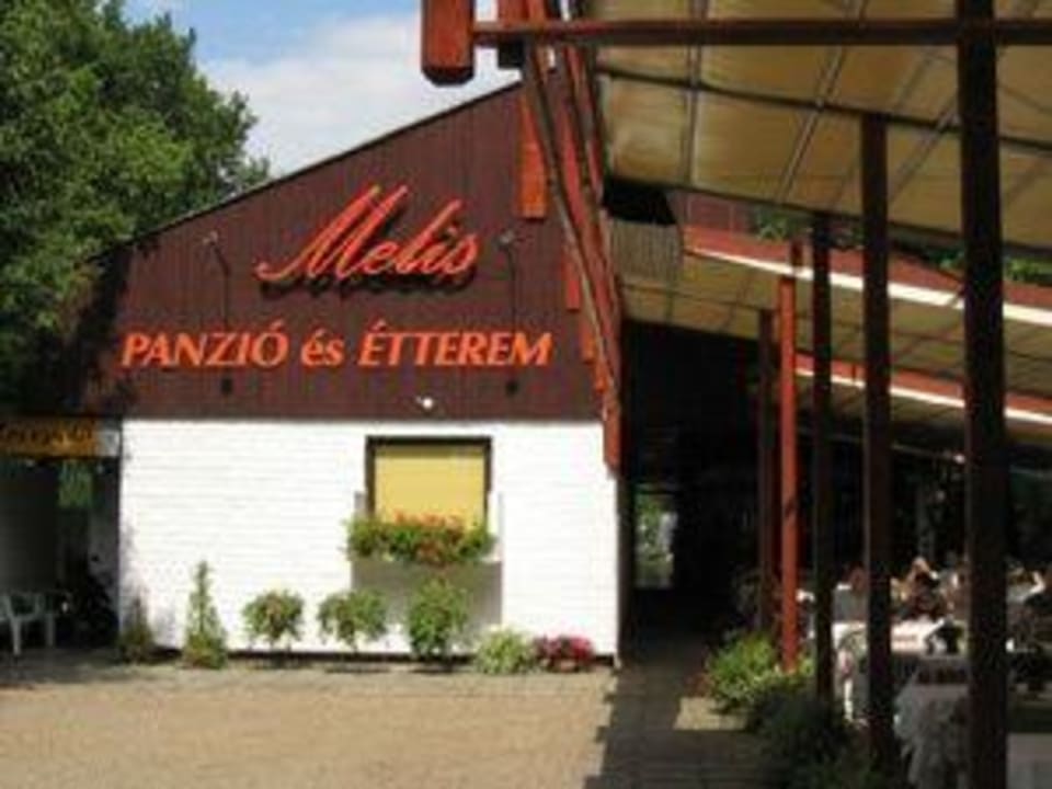 Eingang Pension Melis Melis Pension and Restaurant