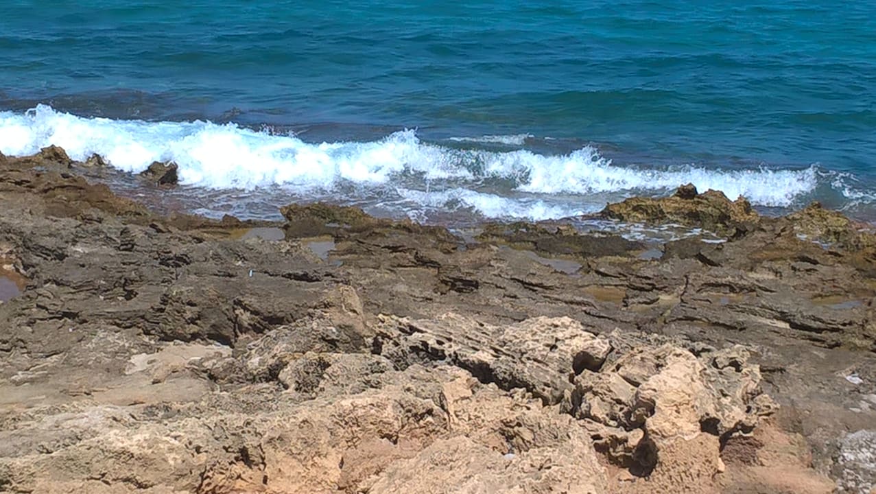 Strand Nami Hotel & Suites