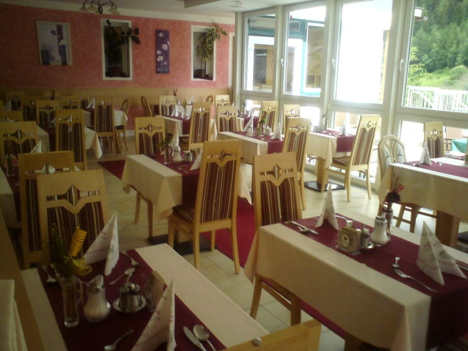 Frühstücksraum im Wintergarten Nassereinerhof