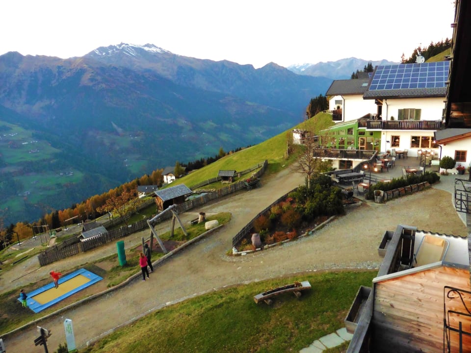 Ausblick auf die Spielgeräte Taser Familienalm