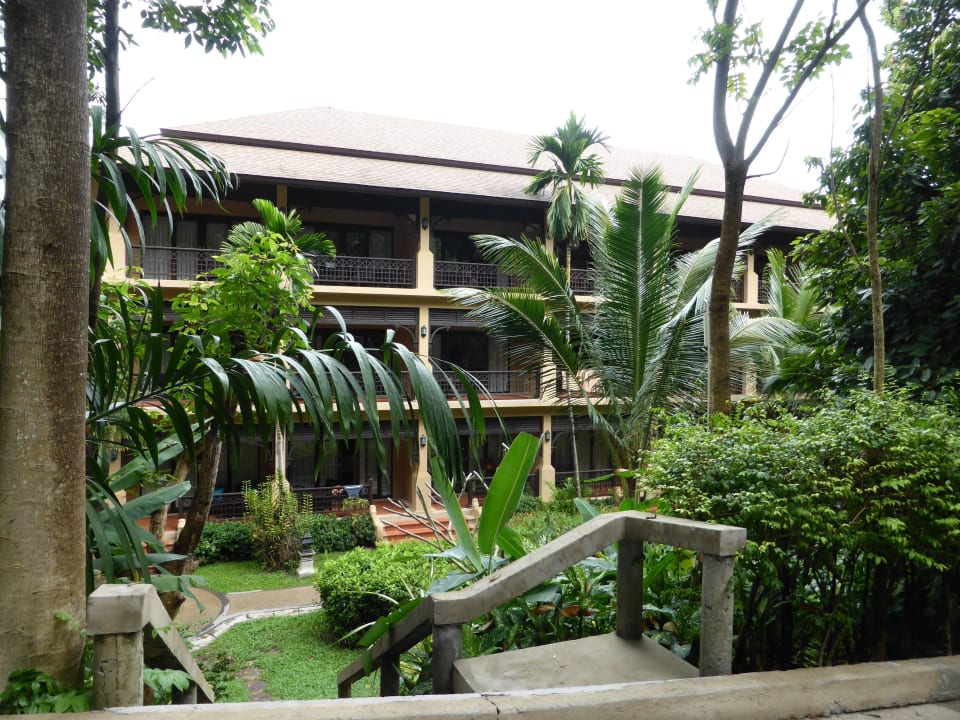 Eines der großen Häuser The Fair House Beach Resort