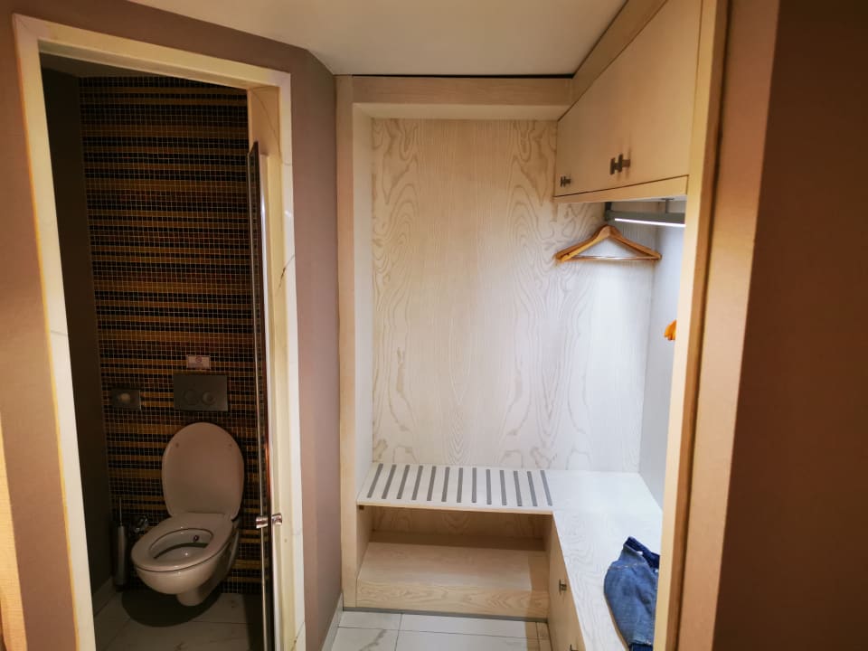 Zimmer Royal Taj Mahal Hotel