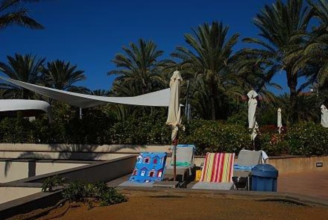 Einige der begehrten Sonnenplätze Lopesan Costa Meloneras, Resort & Spa