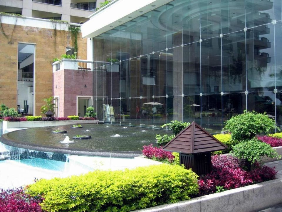 Back entrance Hilton Hua Hin Resort & Spa