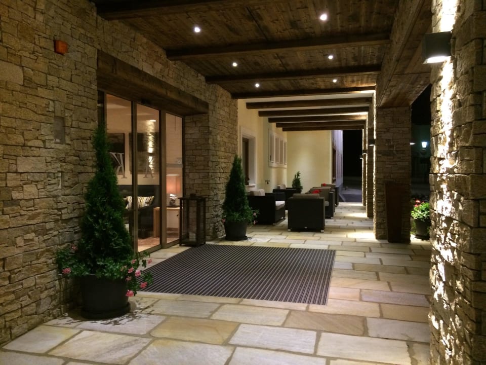 Traumhafter Eingang! Das gemütliche Dorfhotel Kaltenhauser