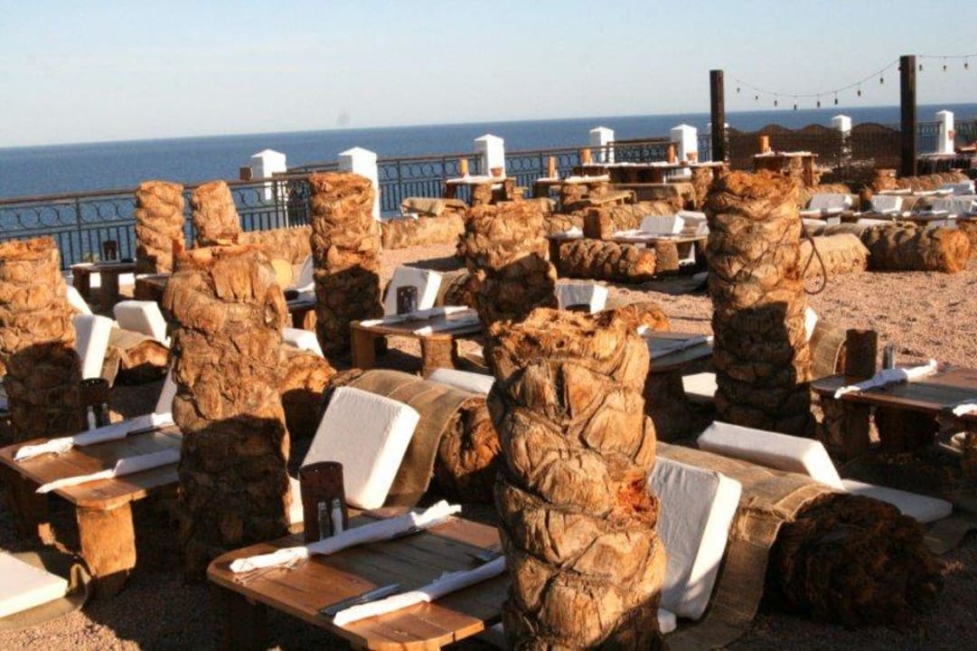 Jedna z hotelowych restauracji Safir Sharm Waterfalls Resort