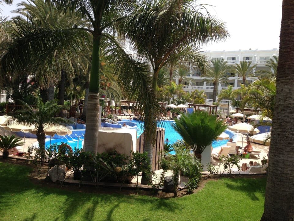 Una de las dos piscinas Hotel Riu Palace Maspalomas Adults Only