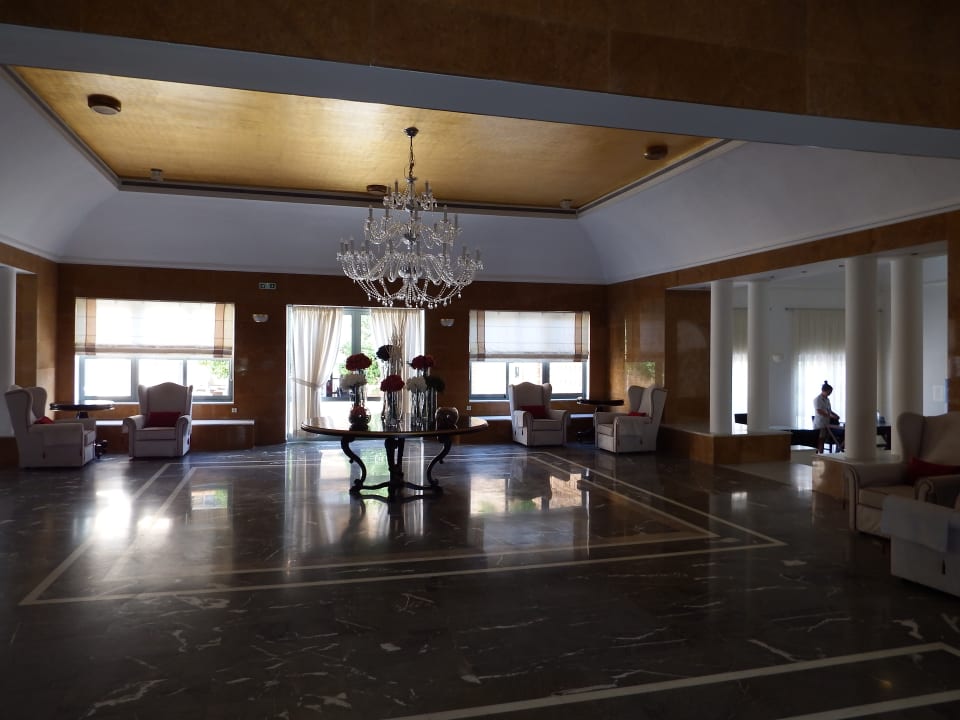 Lobby Bella Beach Hotel