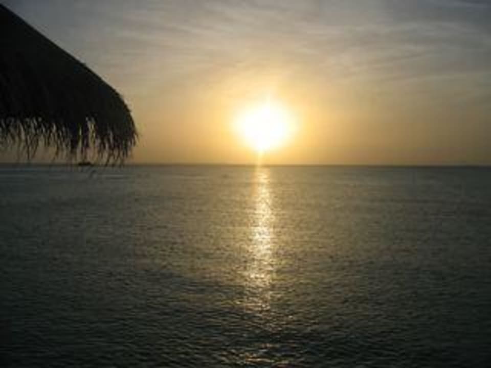 Sonnenuntergang vor unserem Schlafzimmer Hideaway Beach Resort & Spa