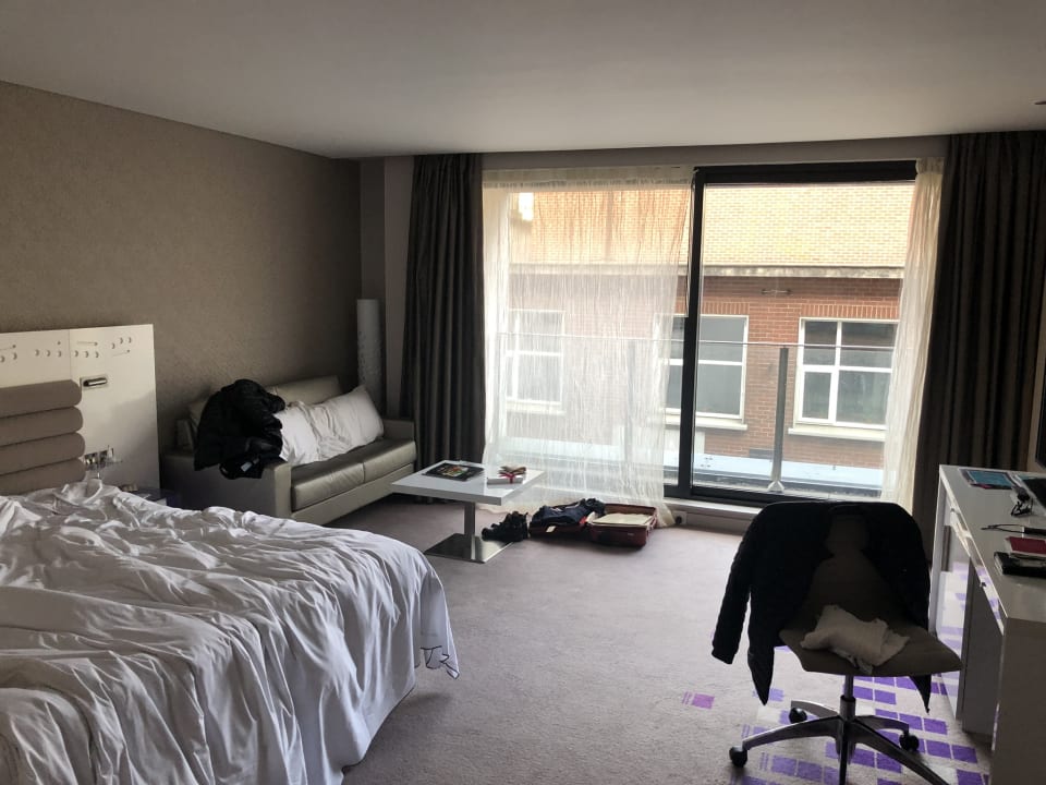 Zimmer The Morrison Dublin, Curio Collection by Hilton