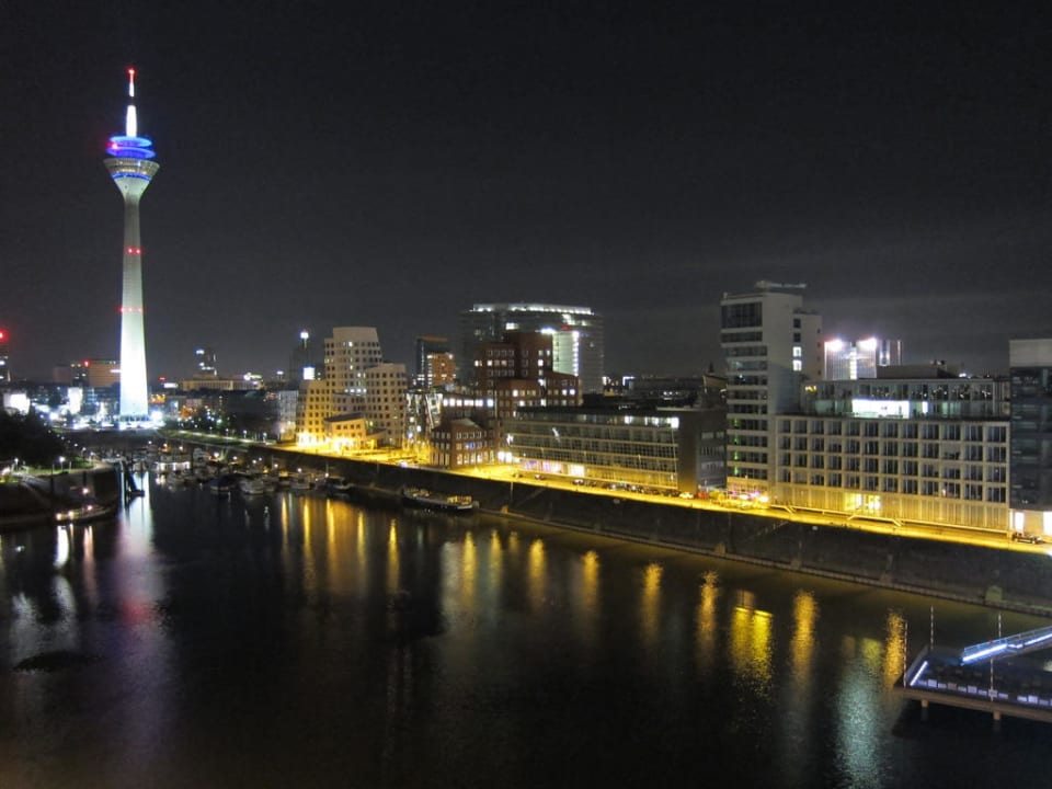 Ausblick „King“ Zimmer Nr. 808 Hotel Hyatt Regency Düsseldorf