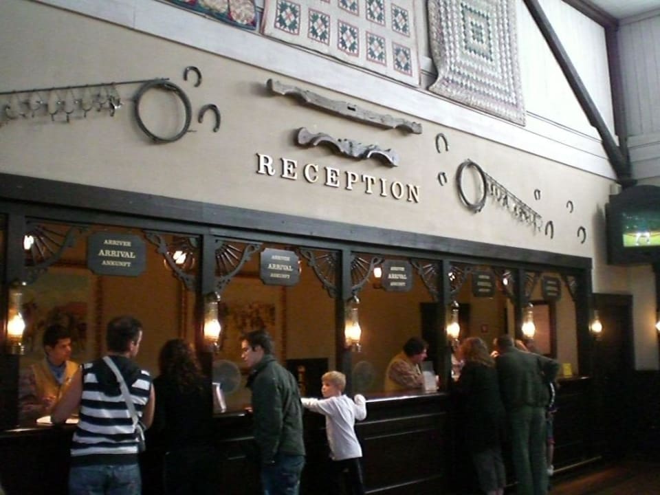 Rezeption Disney's Hotel Cheyenne