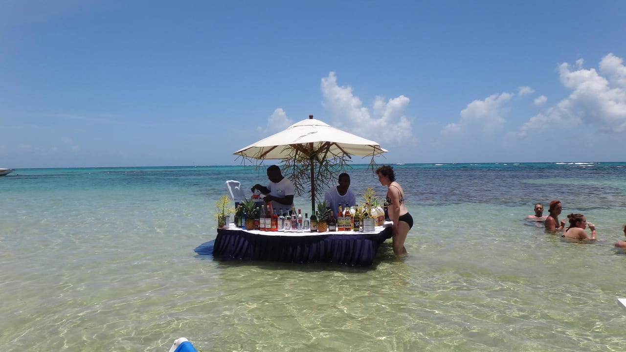 Strandbar Bahia Principe Grand El Portillo