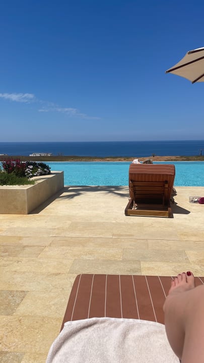 Pool The Royal Senses Resort, Curio Collection by Hilton